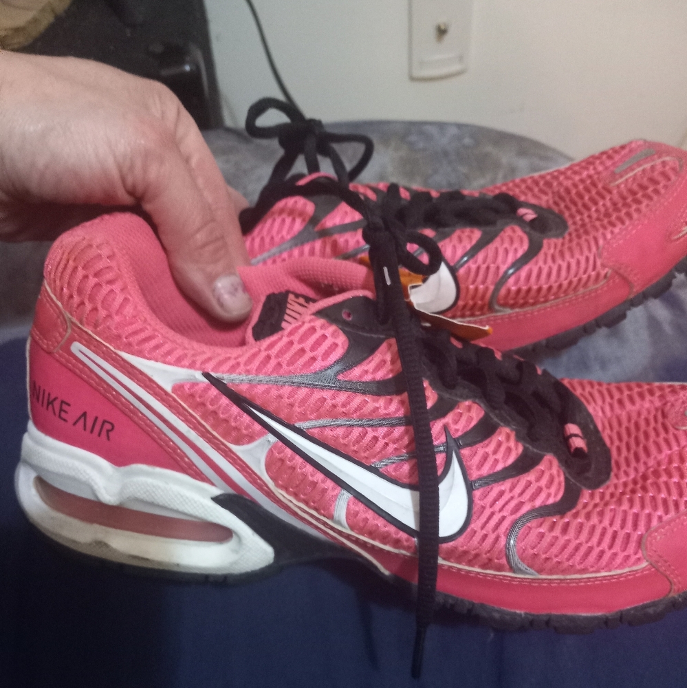 Nike tennis shoes